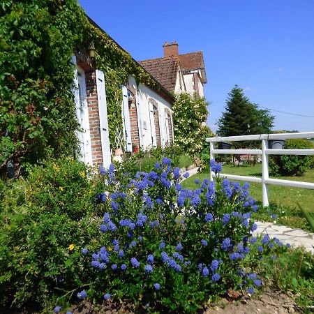 chambres d'hôtes les Muscaris Feins-en-Gatinais Exterior foto