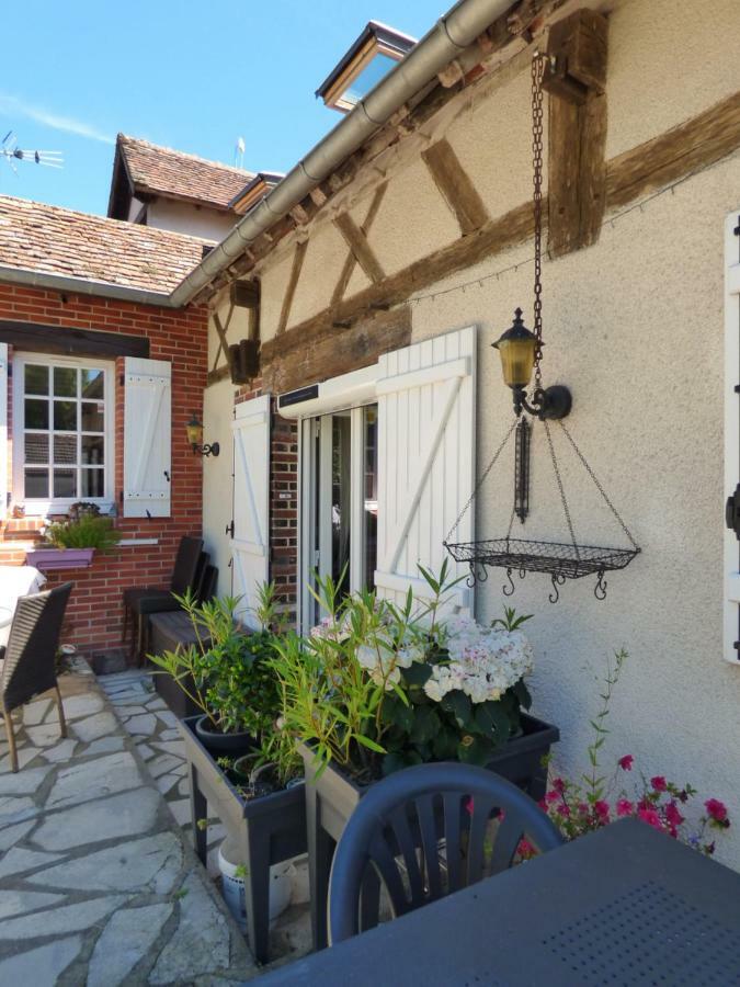 chambres d'hôtes les Muscaris Feins-en-Gatinais Exterior foto